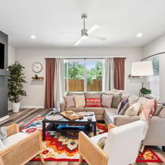 Joyous 3BDs Townhouse: UltraCool & Spacious!