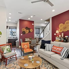 Passionate 2BD Townh: JOYfull & Magnolia walkable!