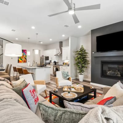 Joyous 3BDs Townhouse: UltraCool & Spacious!